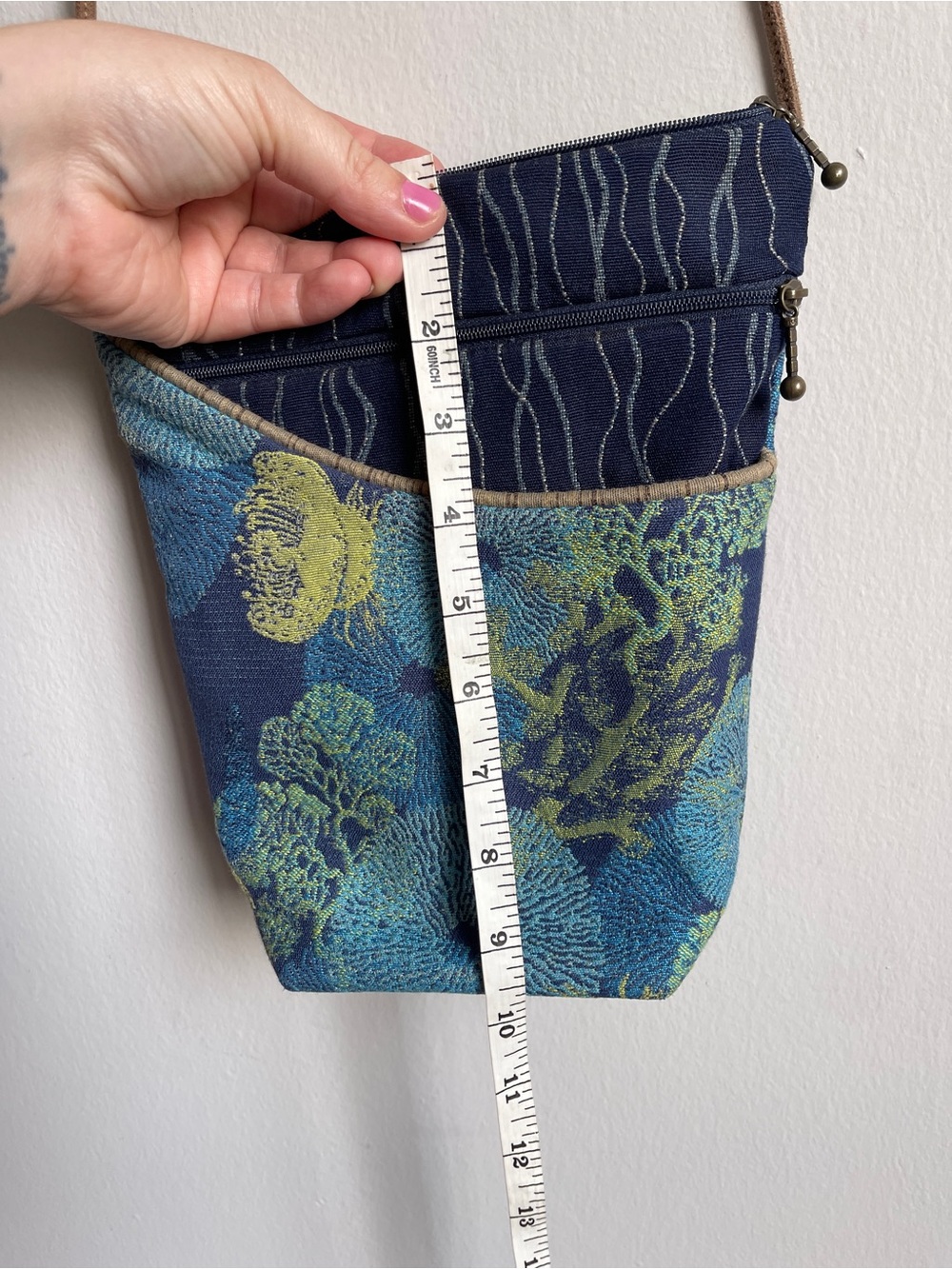 Whimsical Maruca Blue & Teal Tapestry City Girl Crossbody Bag with Leather Strap - Picture 5 of 7